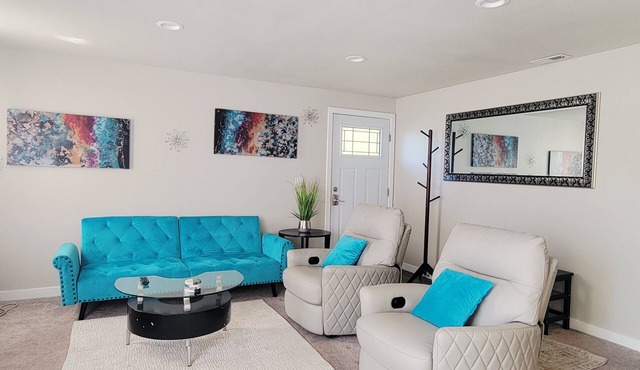 Spacious newly remodeled 3br 2ba in heart of the Seattle