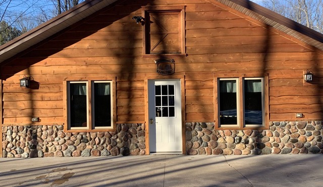 Spacious Northwoods Cabin with Amazing Game Room