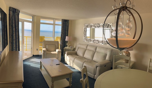 Spacious Oceanfront 2-bedroom Condo in Bay Watch in beautiful North Myrtle Beach