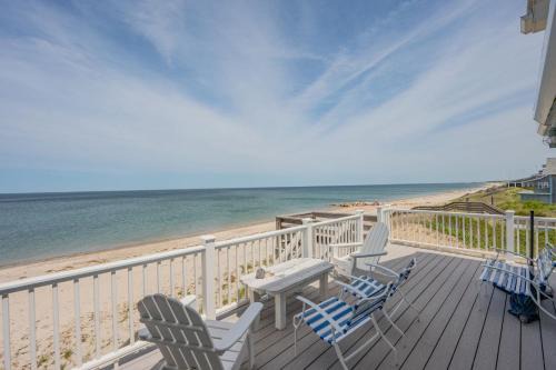Spacious Oceanfront Home w/Sun Bay Views