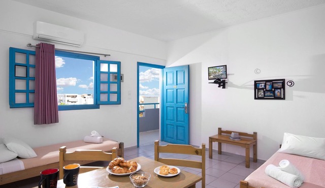 Spacious One Bedroom Apt with Lovely Mountain View