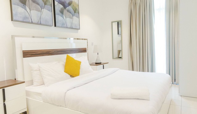 Spacious One Bedroom at Embassy Gardens