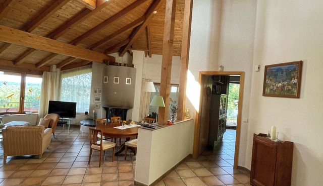 Spacious panoramic villa, sauna, view of the mountains