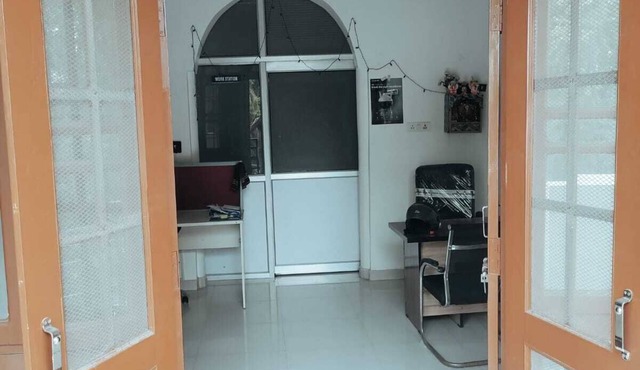 Spacious Peaceful Apartment for Two Families in Lucknow
