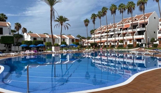 Spacious, peaceful, luxurious apartment, 20 seconds from Sea