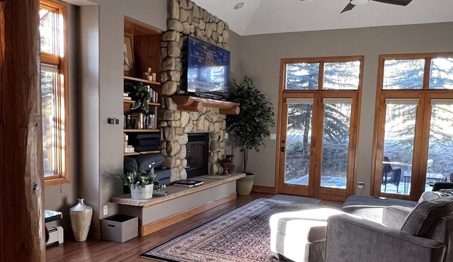 Spacious, peaceful retreat to gather with friends and family near Winter Park.