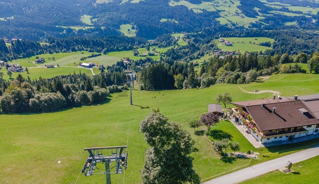 Spacious penthouse close to the ski lift