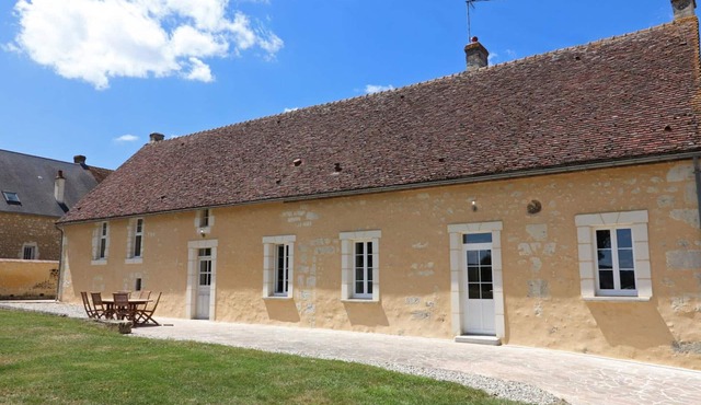 Spacious Percheron farmhouse with garden and optional spa