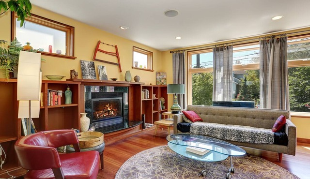 Spacious Phinney Ridge Home with Lake and Mountain Views!
