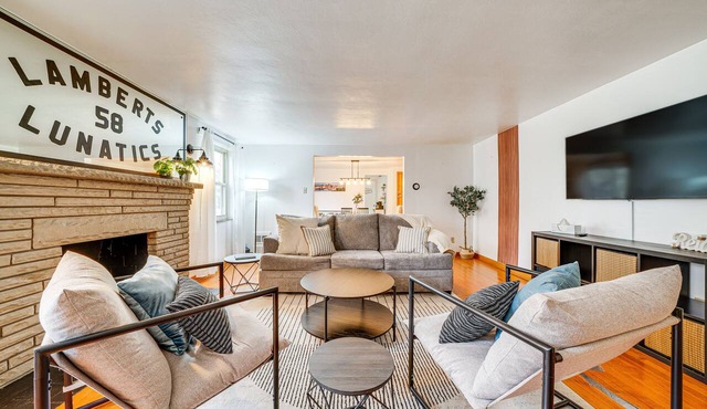 Spacious Pittsburgh Getaway ~ 2 Mi to Downtown!