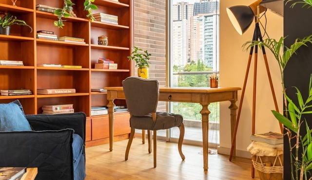 Spacious Poblado Apt on 22nd floor w/breathtaking views of the city & mountains