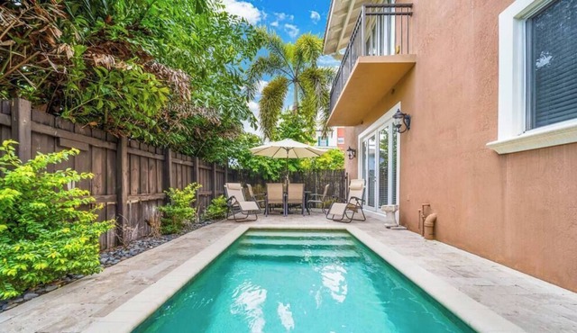 Spacious Pool Villa Close To Beach | Pool Table