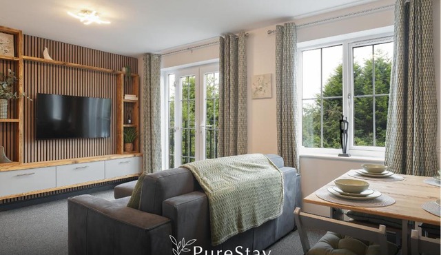 Spacious & Practical 2-Bedroom Sheffield Flat by PureStay