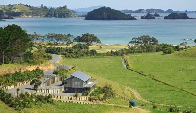 Spacious private modern house, seaviews, decks