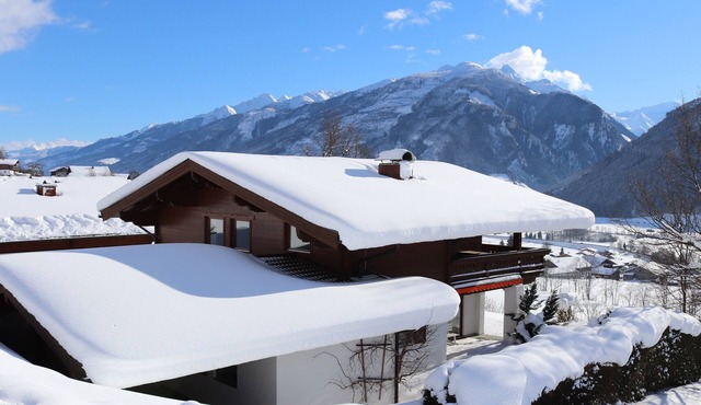 Spacious, privacy and beautiful unobstructed view of the mountains and valley