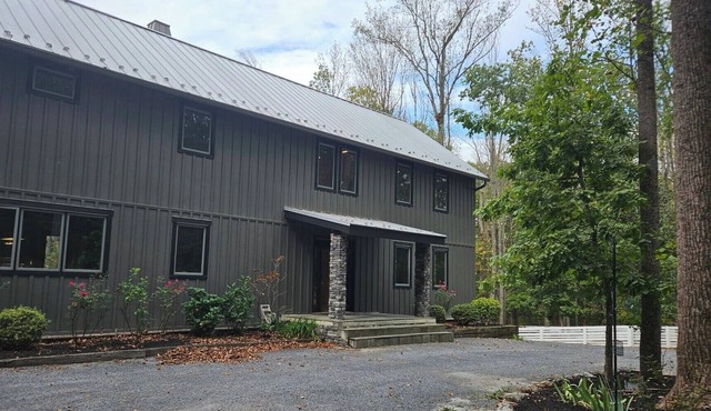 Spacious Private 5-bedroom house 15 minutes to JMU