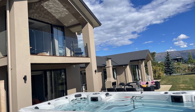 Spacious private estate with swim spa and amazing mountain views