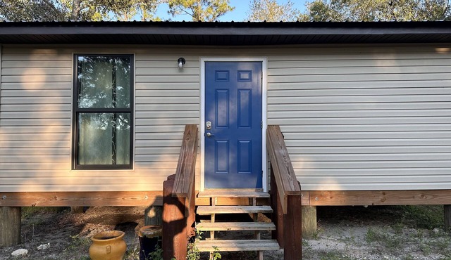 Spacious Private Ft Myers Studio with RV Hookup