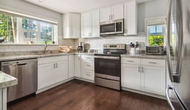 Spacious Private Home with a Great Kitchen and Deck near Seattle