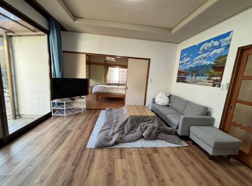 Spacious Private House in Iwakuni,Entire Home, Ideal for Families & Groups,山口県岩国市のまるまる貸切の一軒家