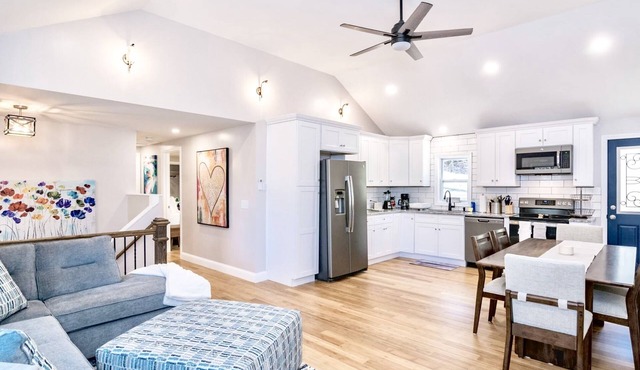 Spacious Private Retreat Near Holyoke State Park!