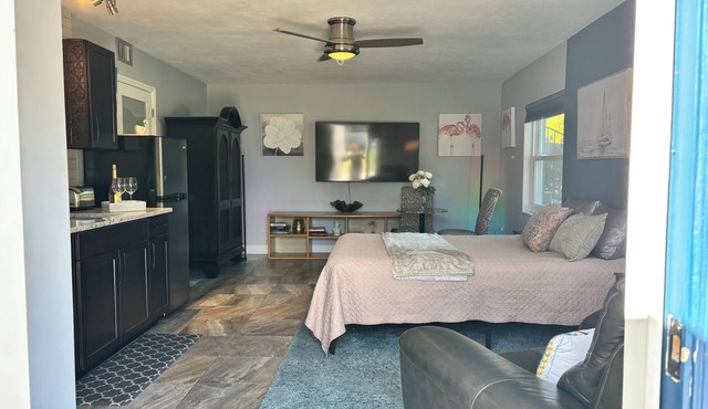 Spacious private studio 8 minutes from downtown orlando
