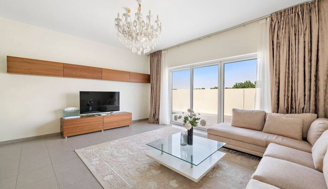 Spacious & Private Townhome | 5 mins drive to Al Maktoum Airport