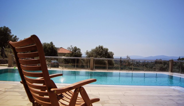 Spacious Private Villa with Breathtaking Views with Swimming Pool