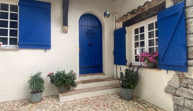 Spacious Provencal villa in absolute calm.