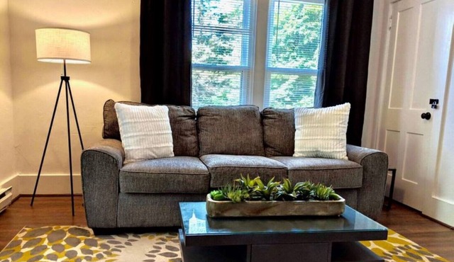 Spacious professionals hideaway