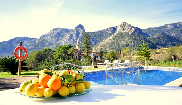 Spacious property on a hill directly in Bunyola with beautiful views