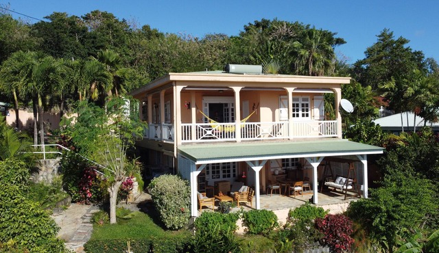 Spacious, quiet apartment with large terrace and beautiful sea & nature views