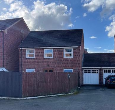 Spacious, Quiet, Sleeps 13, 3 Bathrooms, 2 Parking, Park, KIA1