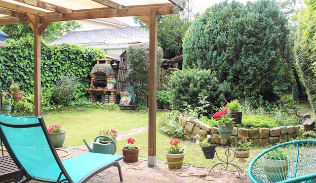 Spacious, quiet house with pretty garden