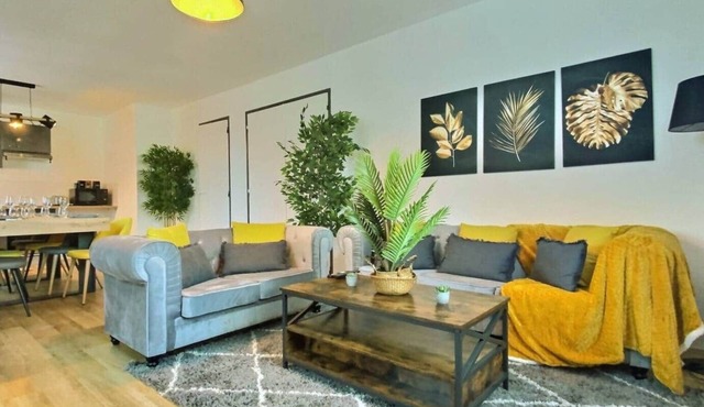 Spacious, quiet house near downtown parking