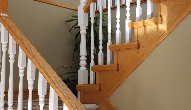 SPACIOUS. QUIET ROOM W PRIVATE BATHROOM IN GREAT HOUSE
