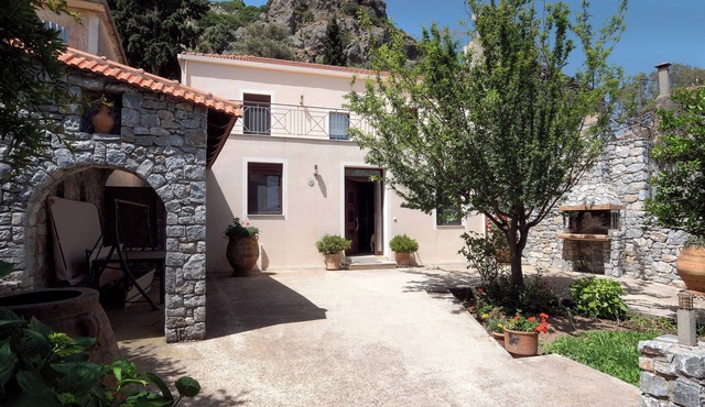 Spacious Retreat near Preveli, Triopetra & Plakias