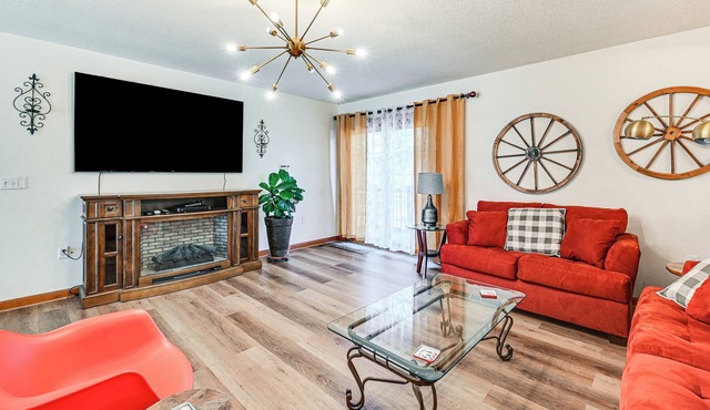 Spacious Retreat w/Deck: 14 Mi to Nolin Lake!