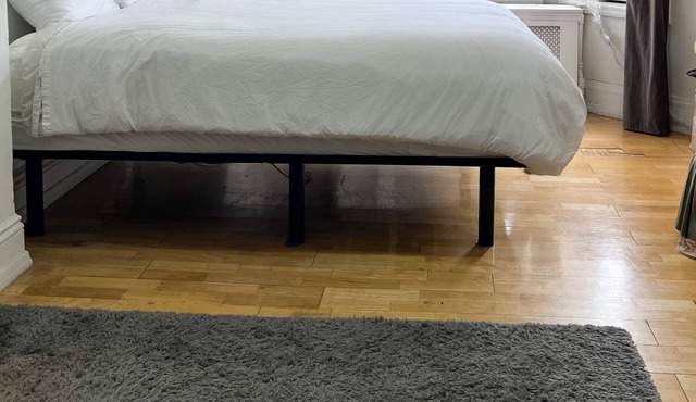 Spacious room 20 mins from Manhattan