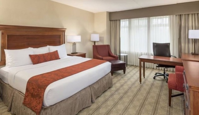 Spacious Room | King Bed | Free Parking | Near Virginia Tech Campus