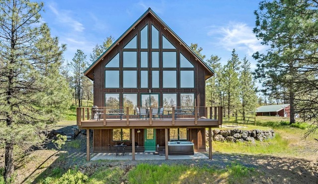 Spacious Rustic Cabin Rental with a Hot Tub in Cheney, Washington