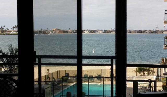 Spacious Sail Bay View Condo