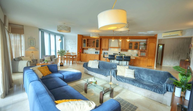 Spacious Seafront 3bedrooms, seaview balcony GOTAX1-1