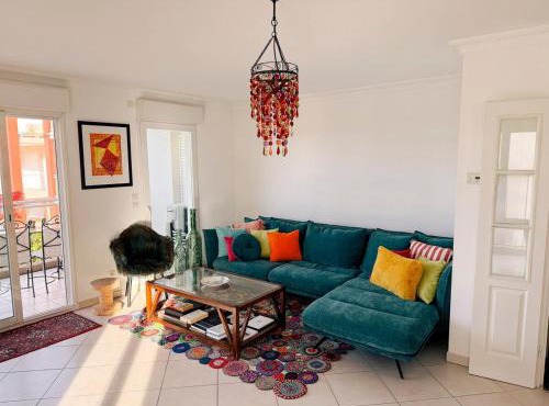 Spacious Seaside Condo with Garden & Sea-View