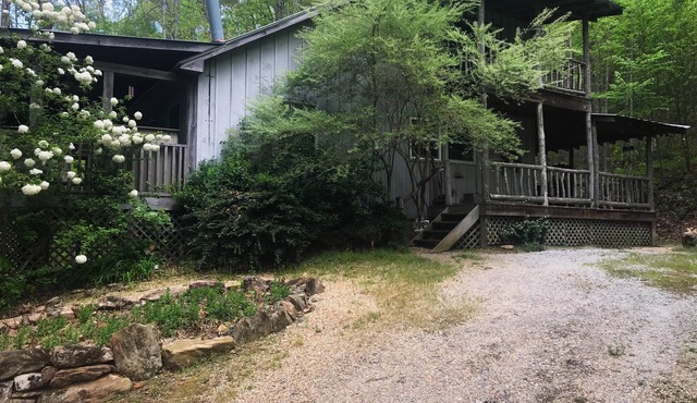 Spacious & Secluded 2 Story by Tranquil Creek, Lovingly Decorated + WiFi