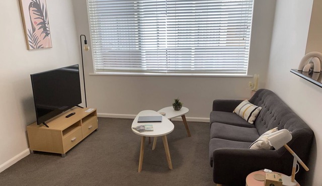 Spacious Secure Ground Level 1 Bedroom Apartment
