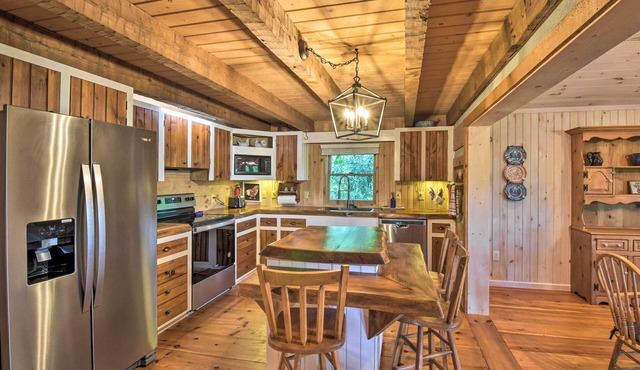 Spacious Sky Valley Home with Resort Perks!