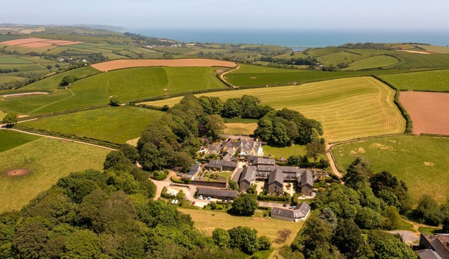 Spacious South Devon barn - large garden, stunning beaches, perfect for families