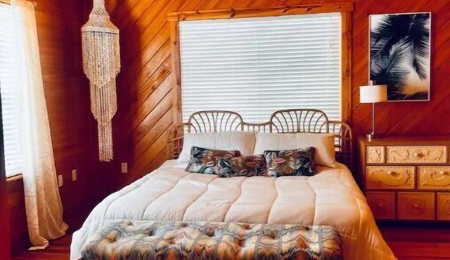 Spacious Southern Coastal OASIS on Wide Open Land—kayaks, bikes, corn hole, BBQ!