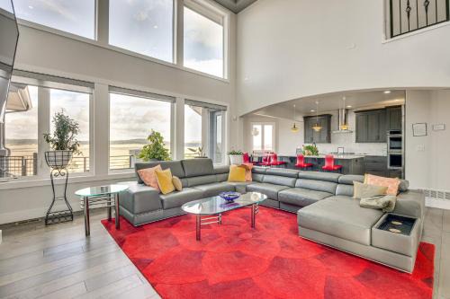 Spacious Southern Colorado Home w/Mountain Views
